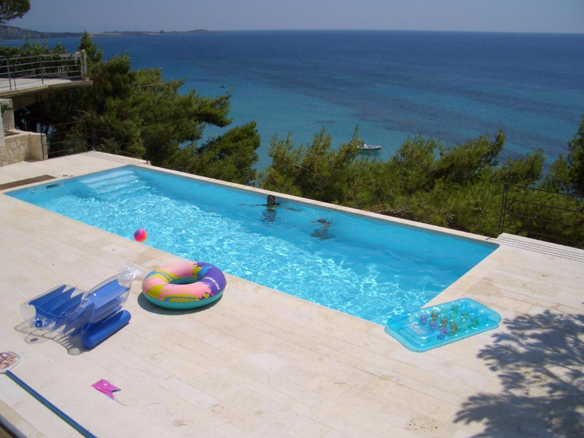 Villaparadiso Beach Front Villa Makris Gialos Аргостолион Экстерьер фото